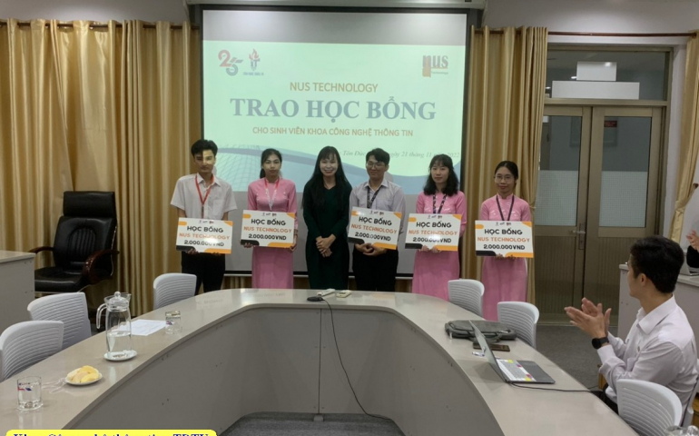 NUS Technology trao học bổng