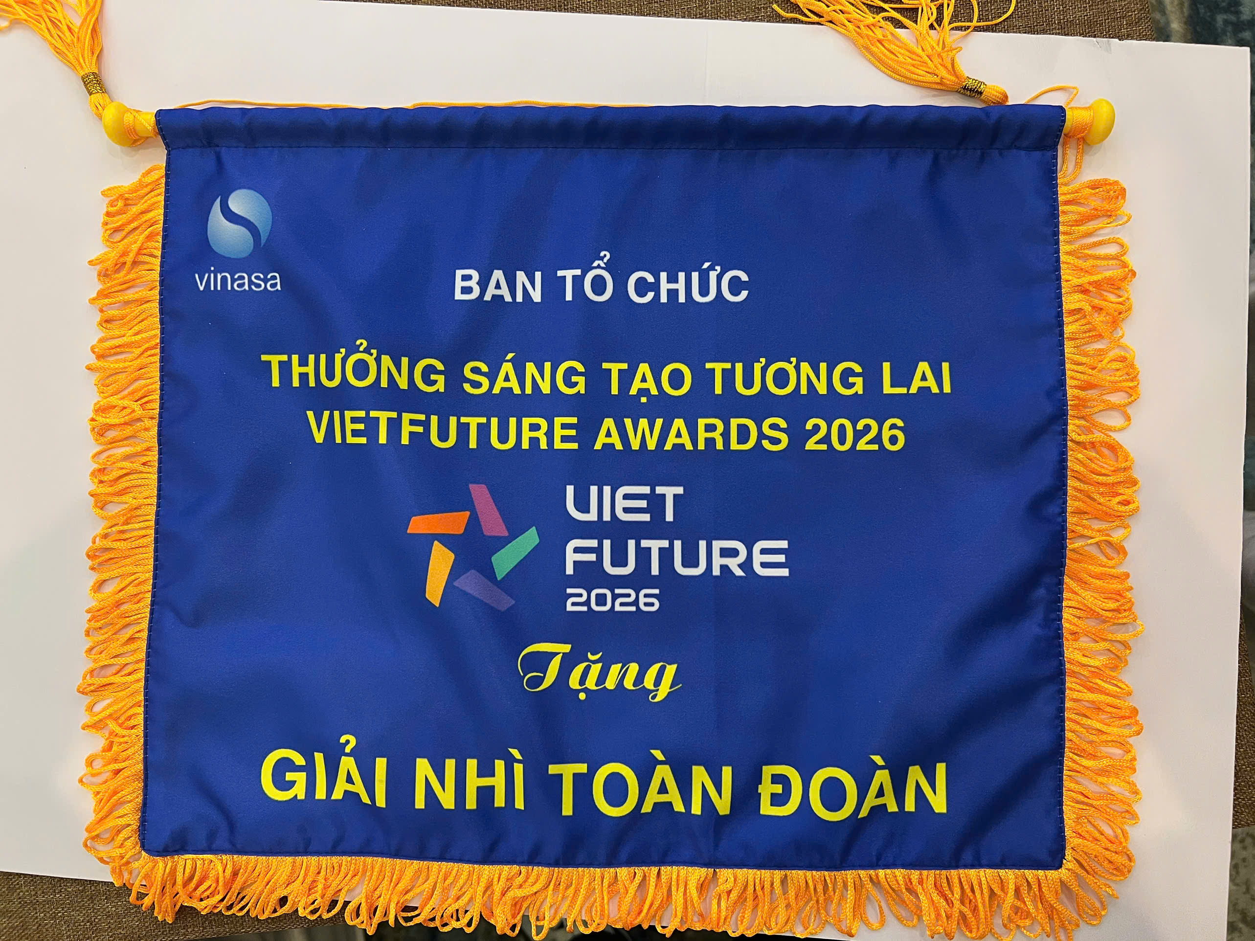 Nhì toàn đoàn