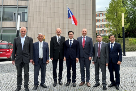 Ngày 24/5/2023, đoàn công tác Trường Đại học Tôn Đức Thắng đã đến thăm và làm việc với Trường Đại học Tomas Bata tại Zlin, Cộng hòa Séc.